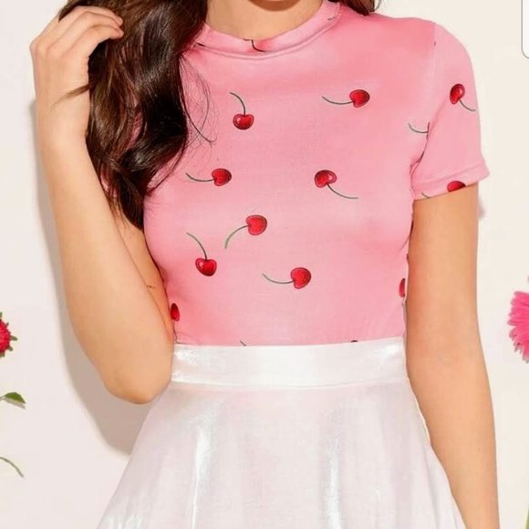 🍒Cherry Print Fitted Crop Tee size L🍒 - Picture 6 of 8